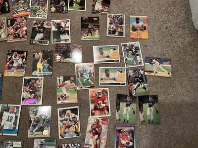 Lote de 150 tarjetas deportivas mixtas de la década de 1990 de béisbol, baloncesto con estrellas Foto 1 de 4