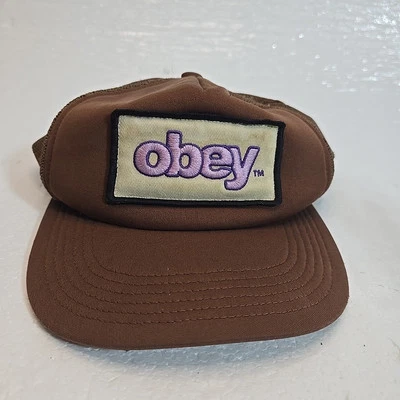 Gorra de camionero Obey Snapback marrón deletreada punk patinador ropa de calle ajustable Foto 1 de 4
