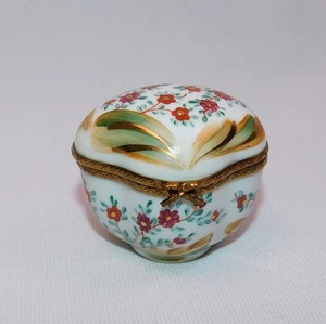 Peint Main Limoges Francia HP Oro Rojo Floral Bisagras Baratija Caja Artista Firmada - Imagen 1 de 8
