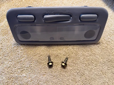 2000 Toyota RAV4 front mounted interior dome courtesy map grey OEM - Image 1 of 4