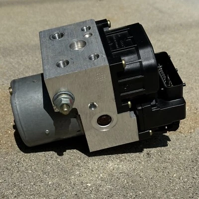 LIMPIO. Controlador de freno ABS BOSCH 996 / Boxster 986 Porsche 911 996.355.755.03 Foto 1 de 3