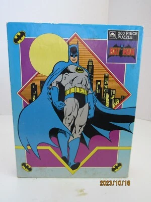 1989 GOLDEN BATMAN JIGSAW PUZZLE OVER 200 PIECES 14"X 18" FACTORY SEALED - Image 1 of 4