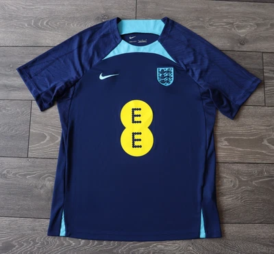 CAMISETA DE FUTBOL DE ENTRENAMIENTO DE LA SELECCIÓN INGLESA 2022/23 AZUL PREPARTIDO L Foto 1 de 4