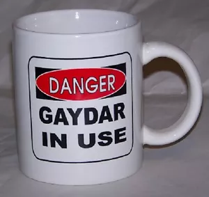 Tazza Gay Pride Danger Gaydar in uso - Foto 1 di 1