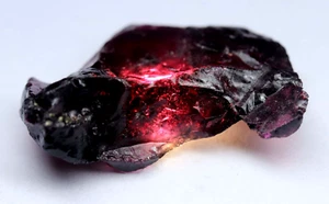 34,40 ct burmesischer natürlicher roter Painit zertifiziert unbeheizt Erde Geist Facette rau - Bild 1 von 6