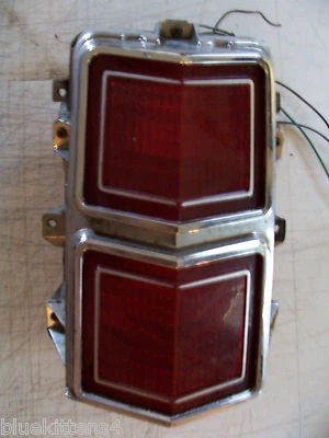 OLDS CUTLASS 1974 1975 LUZ TRASERA DERECHA USADA OEM OLDSMOBILE LUZ DE FRENO GIRATORIA Foto 1 de 4