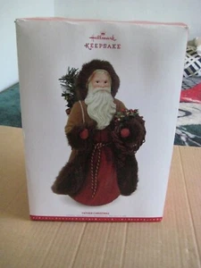 Hallmark 2016 Andenken Weihnachtsmann Santa Figur Tischdeko - Bild 1 von 12