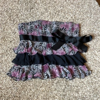 Top con Volantes Bebe Bow Y2K Medio Púrpura Negro Floral 100% Seda Recortado Foto 1 de 4