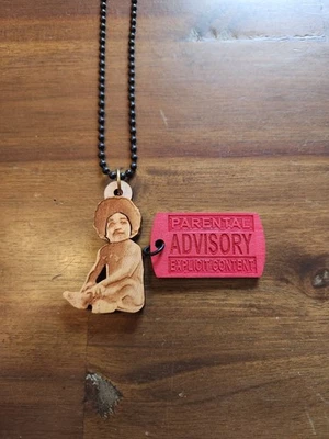 *Raro*Buena Madera NYC Notorious B.I.G Colgante con Cadena y Etiqueta Lote de 22 Etiquetas de Perro de Madera Foto 1 de 4