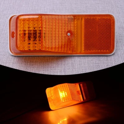 Right Front Door Side Marker Light Fit for Nissan UD 2300 2600 3300 1995-2010 - Image 1 of 4