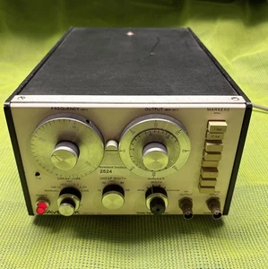 WAVETEK 1001 Sweep Signal Generator - Picture 1 of 8