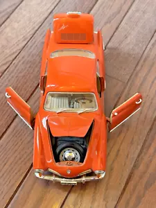 Road Signature 1966 Volkswagen VW Karmann Ghia Orange 1:18 Scale - Picture 1 of 8