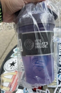 Blender Bottle Special Edition 28 oz Shaker Mixer Cup Brand New - Picture 1 of 2