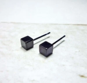 NEU Ohrstecker oxidiert Sterlingsilber schwarz Würfel - Bild 1 von 3