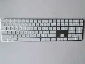 Apple Magic Keyboard with Touch ID and Numeric Keypad - A2520 - White - Picture 1 of 4