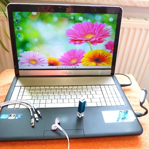 Asus N75s PREMIUM 17 Zoll FULLHD l 1TB SSD NEU l Windows 11 l 16GB RAM i7 BLURAY - Photo 1/17