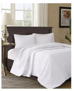 Madison Park Corrine Diamond Quilted Ogee 3-Pc. Bedspread Set - KING - White - Picture 1 of 5