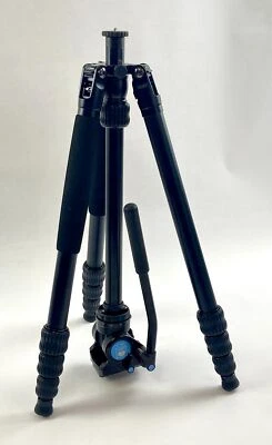 Sirui Traveler Tripod with VA-5 Traveler VA Multiple Working Heights - Image 1 of 4