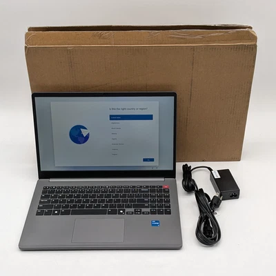 LG Gram Book 15U50T 15.6" Intel Core i5-1334U 8GB DDR4 256GB SSD Windows 11 Home Foto 1 de 4