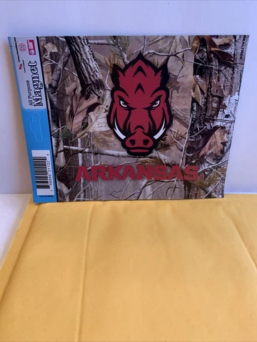Arkansas Razorback All Purpose Realtree Magnet Cover