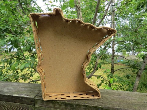 MINNESOTA🐟Shape Wicker Bread Cheese Charcuterie Basket Tray Minneapolis St Paul Cover