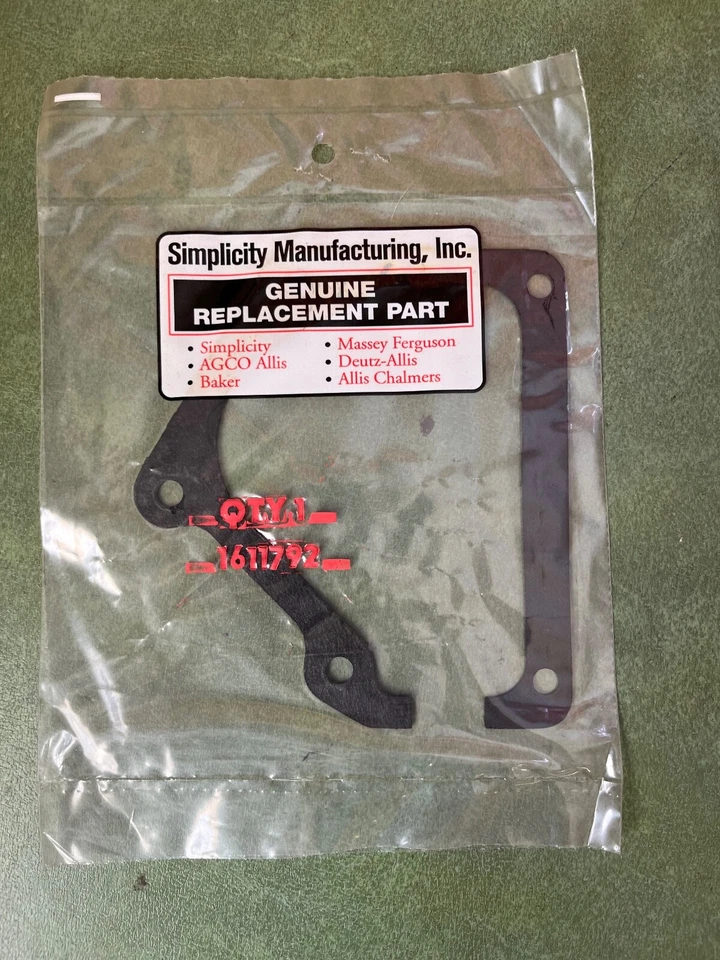 New Genuine Simplicity/Snapper 1611792SM Snowblower Auger Gear Case Gasket - Image 1 of 1