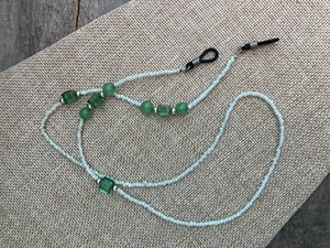 Vintage White and Greed Beaded Lanyard Necklace Eye Glasses Holder - Picture 1 of 2