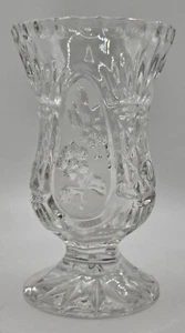 Beautiful & Elegant Zajecar 24% Lead Crystal, 5 in tall Pedestal Bud Vase - Picture 1 of 7