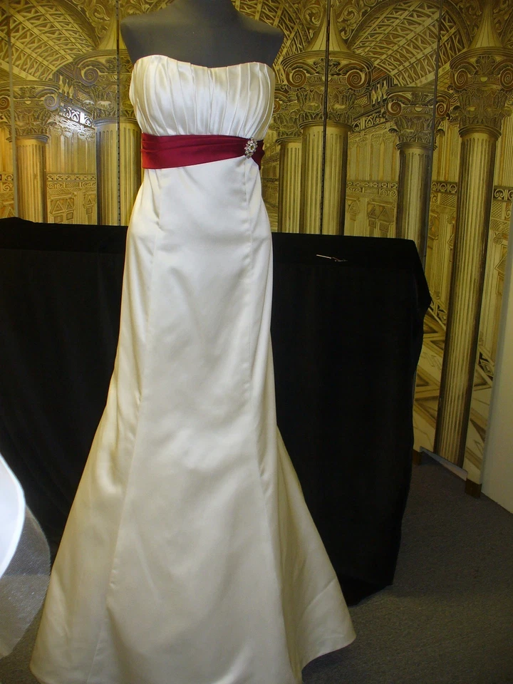 Vestido de novia - ALFRED ANGELO - TALLA 12 - BLANCO DIAMANTE Foto 1 de 1