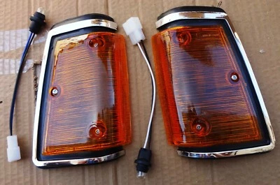 FITS DATSUN NISSAN 720  MODEL 1979 83 PAIR FRONT SIDE CORNER LIGHT CHROME LH RH  - Image 1 of 4