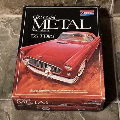 VINTAGE MONOGRAM 1956 FORD THUNDERBIRD 1:24 DIECAST MODEL CAR KIT T-Bird RED - Image 1 of 4