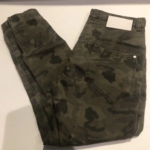 Nena And Pasadena NXP SIZE 32 Cammo Pants Cargo Style - Picture 1 of 7