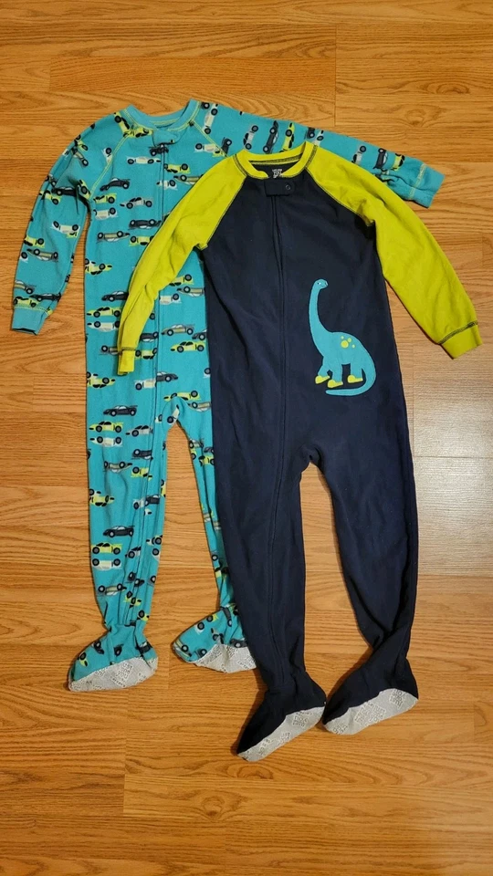 ¡Paquete de pijama para dormir de vellón con patas Carter's para niños talla 5t! 2 pares Foto 1 de 1