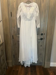 NEW Unbranded Long Sleeve V-Neck White Wedding Dress w/Lace & Illusion Bodice 12 - Picture 1 of 19