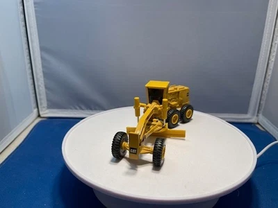 Ertl 1848 Caterpillar 12G motor diecast toy Grader, 1:64, cast iron contruction. - Image 1 of 3