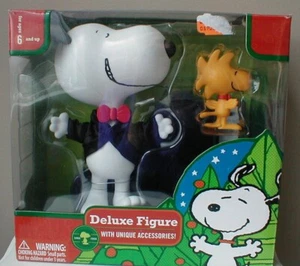 Peanuts Snoopy Christmas 7" Poseable Figure w/Tuxedo, Woodstock & Piano 2009 New - Picture 1 of 3