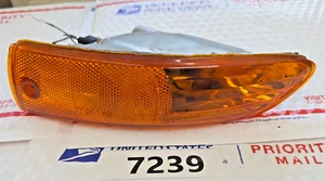 2003-2005 Mitsubishi Eclipse Side Turn Signal Right Marker Light Lamp MR990824 - Picture 1 of 2