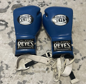 Cleto Reyes Traditional Lace Up Training Boxing Hook and Loop Gloves Blue 16oz