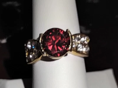 Gold-Plated Maroon & Clear Austrian Crystals Fashion Ring. Very Shiny 😊 Women - Image 1 of 4
