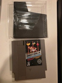 Nintendo NES Donkey Kong Jr 5 Screw + Dust Sleeve + Protective Outer Case