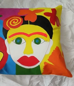 Frida Kahlo inspiriertes, künstlerisches handgefertigtes Kissen mit Baumwollinnenseite - Bild 1 von 8