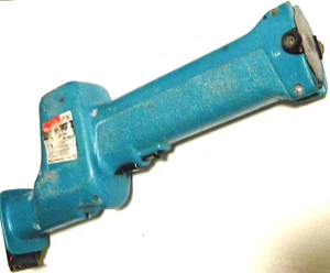 Makita 4390D Reciprocating Saw 9.6V for Parts or Repair Shelf 10 - Picture 1 of 3