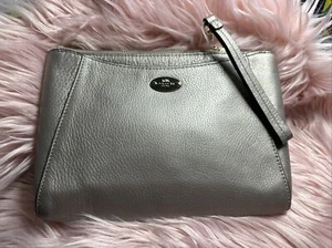 coach leather Large Clutch / Wristlet In Champaign Gold Pebbled Leather F53417 - Picture 1 of 7