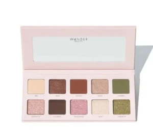 WANDER BEAUTY  TRAILBLAZER Palette Eyeshadow New in Box - Picture 1 of 3