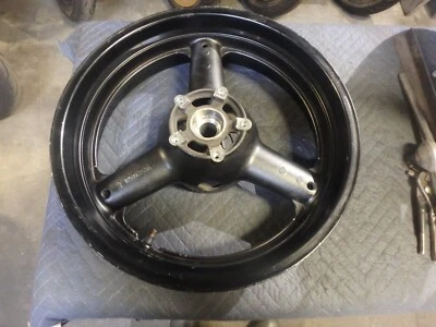 SUZUKI SV 650, SV650S, KATANA, 99-02 / REAR WHEEL, SUZUKI RIM,  STRAIGHT 1/20 - Image 1 of 4