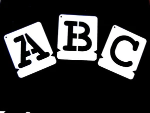 Buchstaben & Zahlenschablonen Set A-Z & 0-9 - KURIER Schreibmaschine Stempelstil Schriftart - Bild 1 von 5