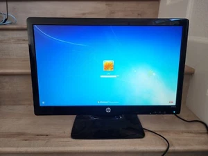 HP 2211X LED LCD Monitor - 22" - Picture 1 of 3