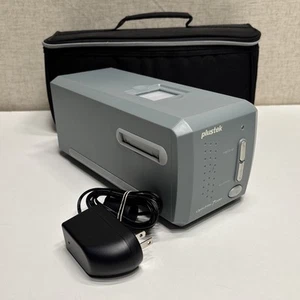 Plustek Opticfilm 7600i 35mm Film and Slide Scanner With Case WFS35722PU - Afbeelding 1 van 8