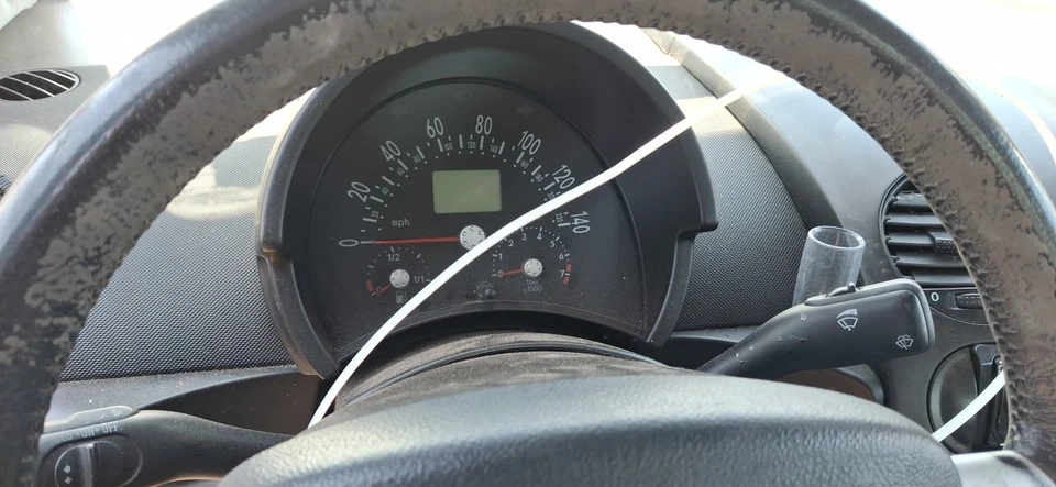 Volkswagen Beetle 2000 OE velocímetro calibre grupo 99 k millas Foto 1 de 4