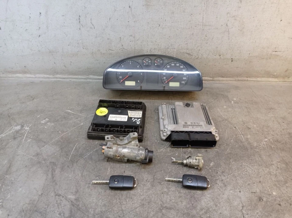 VW TRANSPORTER T5 BUS 1.9 TDI Centralina Motore 7H0920850L Kit Chiusura Completo - Immagine 1 di 4